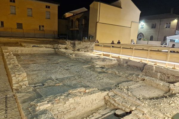 fidenza-piazza-svelata-14C6E875CC-5ADF-0575-8B48-F62F38AE6E37.jpg